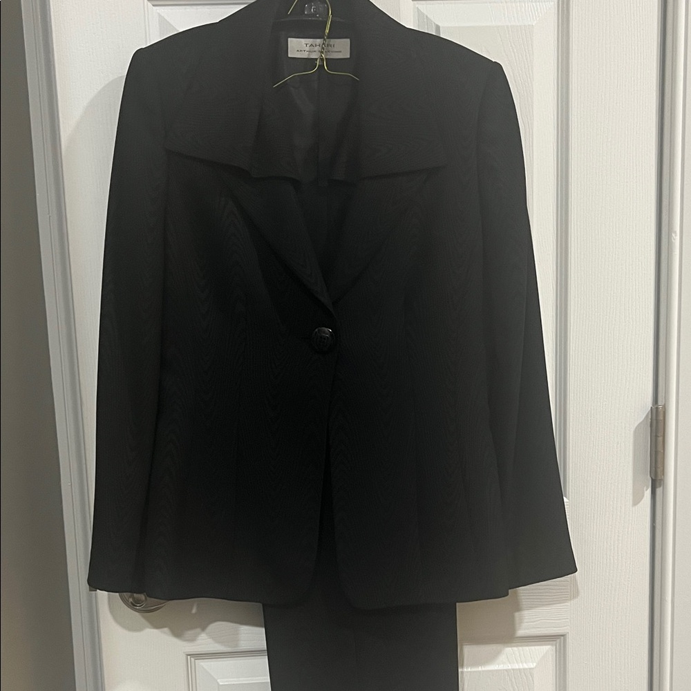 Tahari Elegant Black Women's Blazer and matching pant